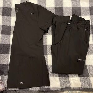 NY laundry Medics scrub set